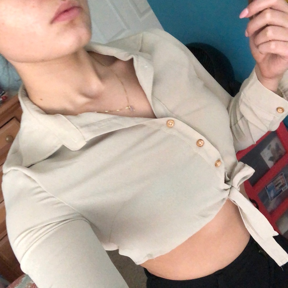 Cropped Beige Button-Down